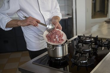 Fry the diced veal in the butter