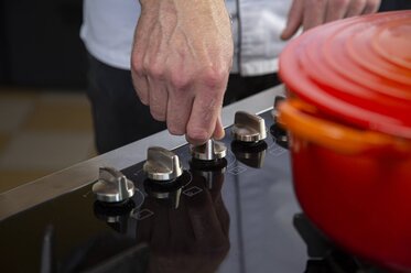 Place the casserole dish on a low heat with the lid on
