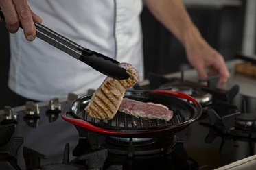 Turn the veal after 1.5 minutes